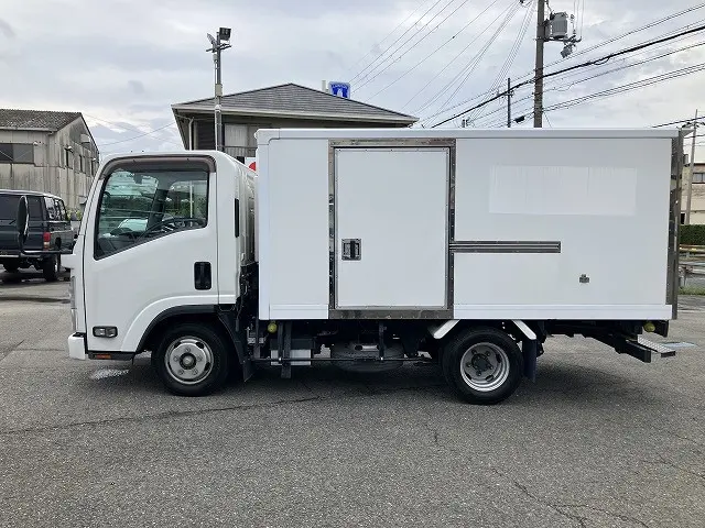 いすゞ エルフ 2RG-NLR88AN(2WD)の写真4