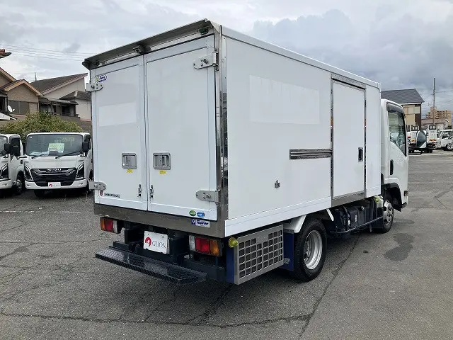 いすゞ エルフ 2RG-NLR88AN(2WD)の写真8