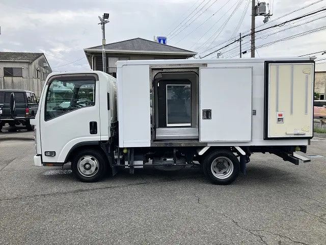いすゞ エルフ 2RG-NLR88AN(2WD)の写真11