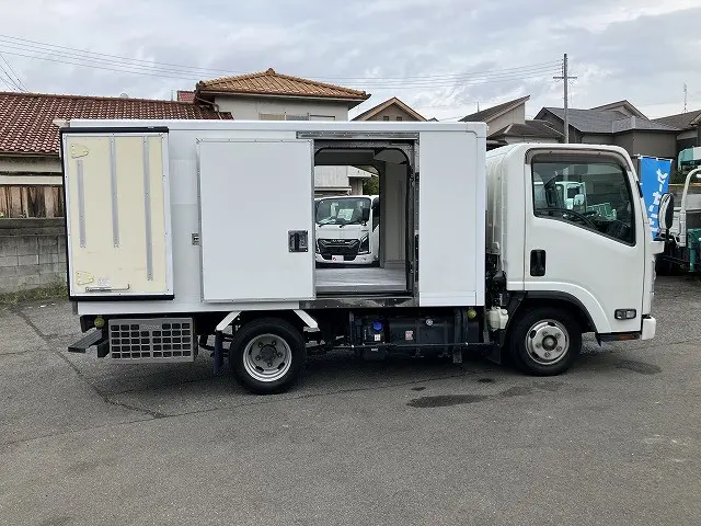 いすゞ エルフ 2RG-NLR88AN(2WD)の写真12