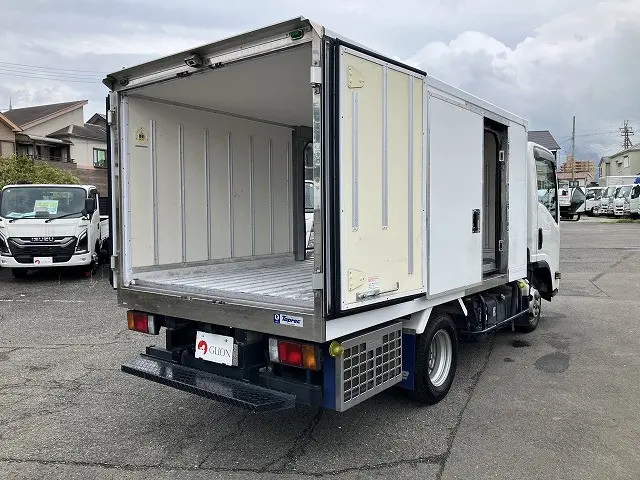 いすゞ エルフ 2RG-NLR88AN(2WD)の写真15