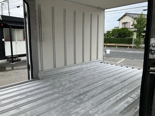 いすゞ エルフ 2RG-NLR88AN(2WD)の写真20