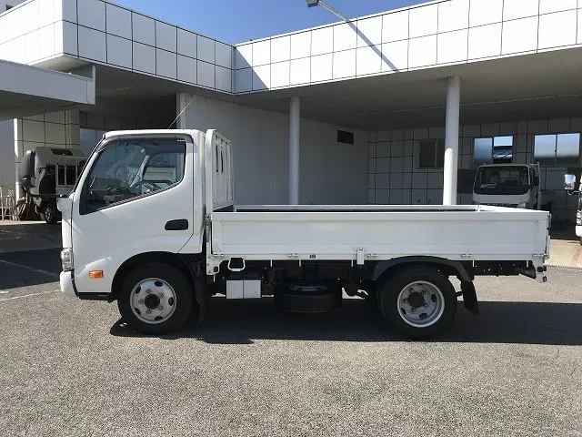 日野 デュトロ 2RG-XZU605M(2WD)の写真7