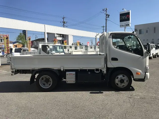 日野 デュトロ 2RG-XZU605M(2WD)の写真8