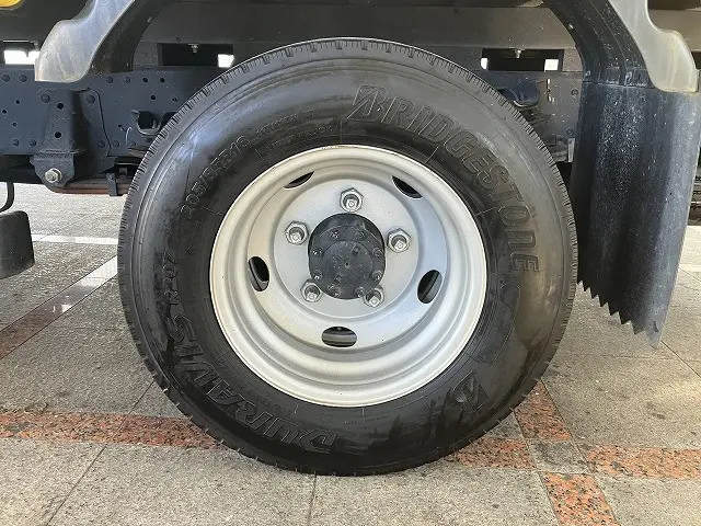 いすゞ エルフ 2RG-NPR88AR(2WD)の写真24