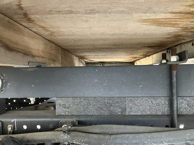 いすゞ エルフ 2RG-NPR88AR(2WD)の写真30