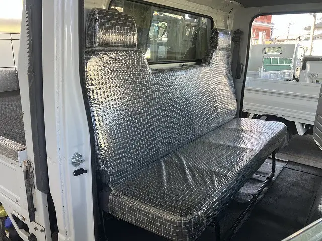いすゞ エルフ 2RG-NPR88AR(2WD)の写真35