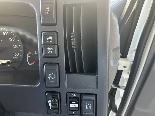 いすゞ エルフ 2RG-NPR88AR(2WD)の写真39