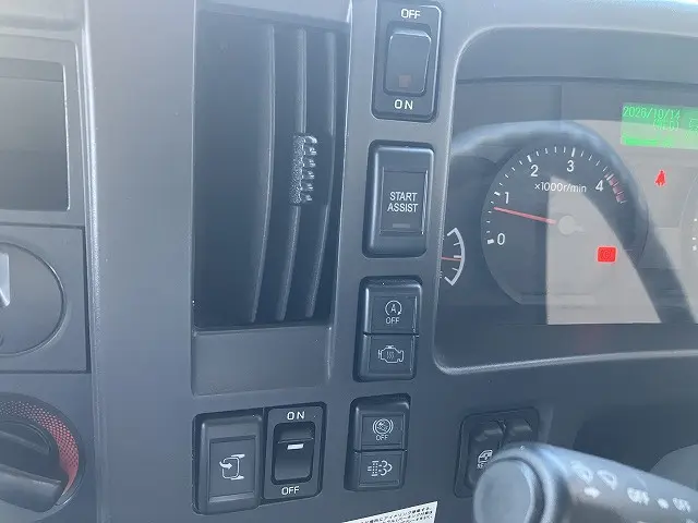 いすゞ エルフ 2RG-NPR88AR(2WD)の写真40