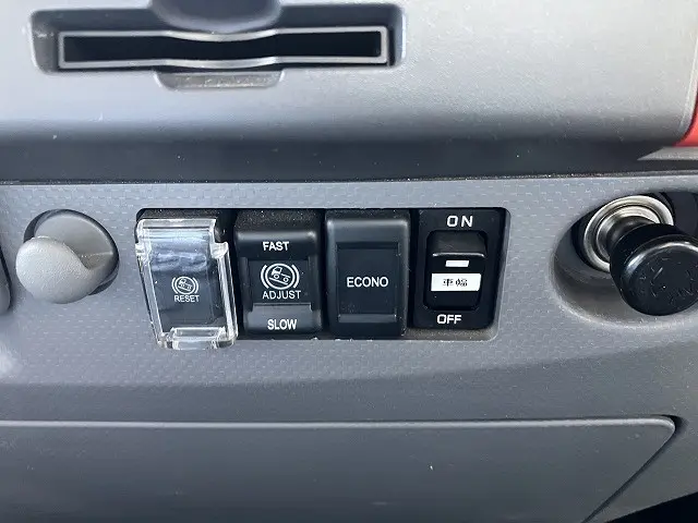 いすゞ エルフ 2RG-NPR88AR(2WD)の写真41
