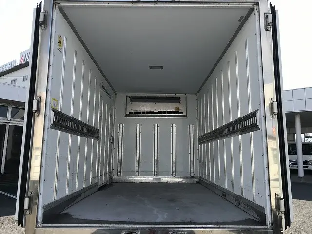 三菱 キャンター TPG-FBA50(2WD)の写真18