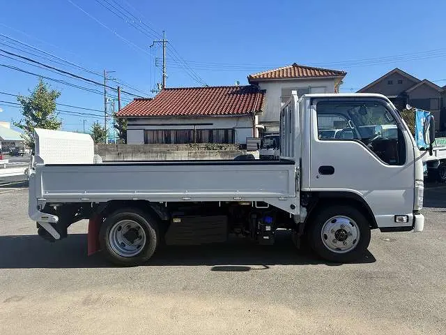 いすゞ エルフ 2RG-NJS88A(4WD)の写真5