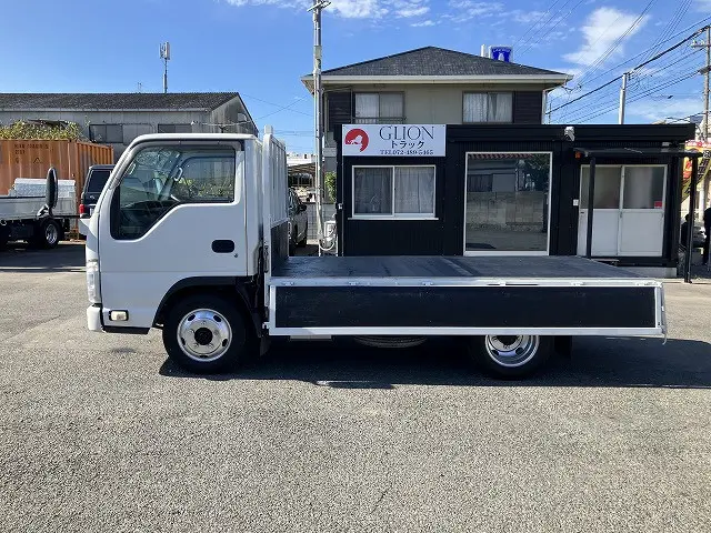 いすゞ エルフ TRG-NKR85A(2WD)の写真11