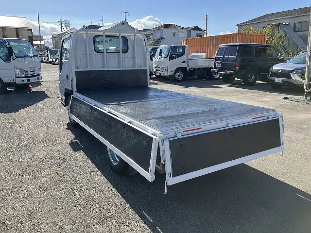 いすゞ エルフ TRG-NKR85A(2WD)の写真13