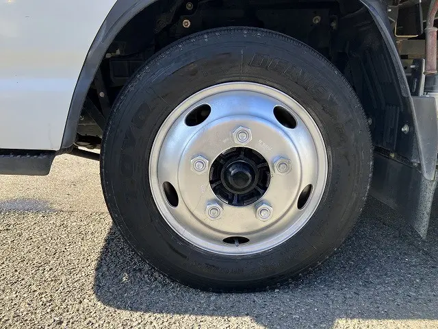 いすゞ エルフ TRG-NKR85A(2WD)の写真24