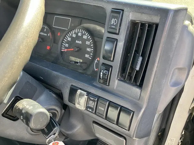 いすゞ エルフ TRG-NKR85A(2WD)の写真38