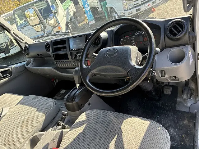 日野 デュトロ TKG-XZU700M(2WD)の写真32