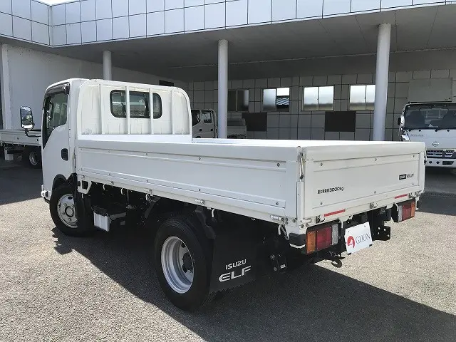 いすゞ エルフ 2TG-NKR88AF(2WD)の写真4