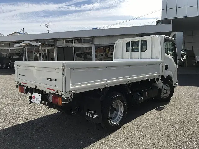 いすゞ エルフ 2TG-NKR88AF(2WD)の写真6