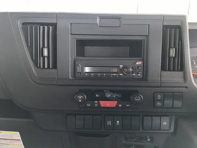 いすゞ エルフ 2TG-NKR88AF(2WD)の写真26