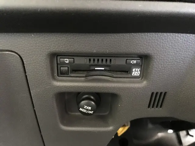 いすゞ エルフ 2TG-NKR88AF(2WD)の写真28