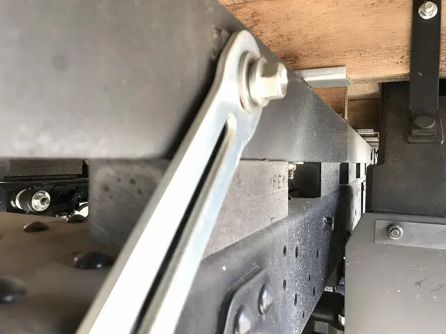 いすゞ エルフ 2TG-NKR88AF(2WD)の写真38