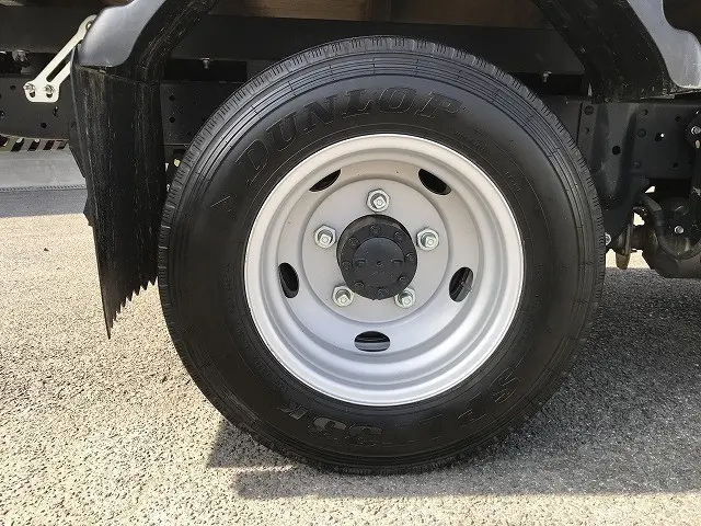 いすゞ エルフ 2TG-NKR88AF(2WD)の写真44