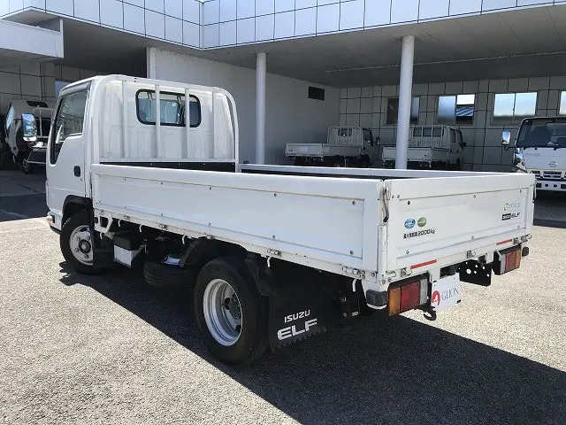 いすゞ エルフ 2RG-NJR88A(2WD)の写真4