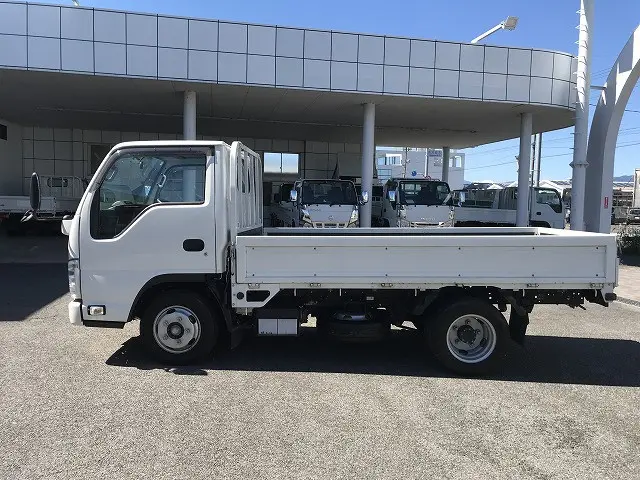 いすゞ エルフ 2RG-NJR88A(2WD)の写真7