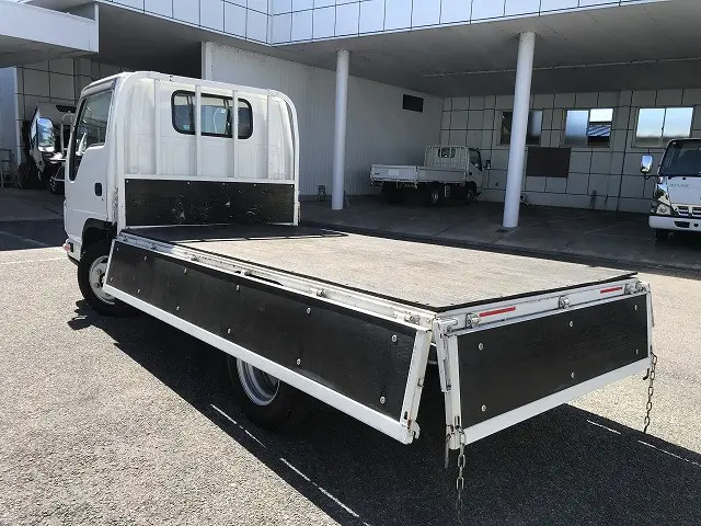 いすゞ エルフ 2RG-NJR88A(2WD)の写真11