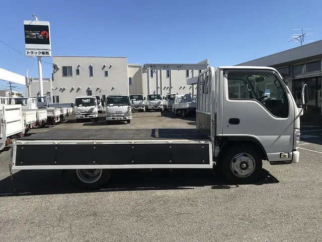いすゞ エルフ 2RG-NJR88A(2WD)の写真15