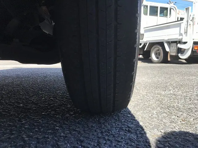 いすゞ エルフ 2RG-NJR88A(2WD)の写真44