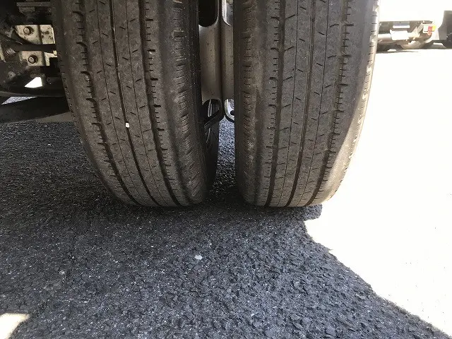 いすゞ エルフ 2RG-NJR88A(2WD)の写真47