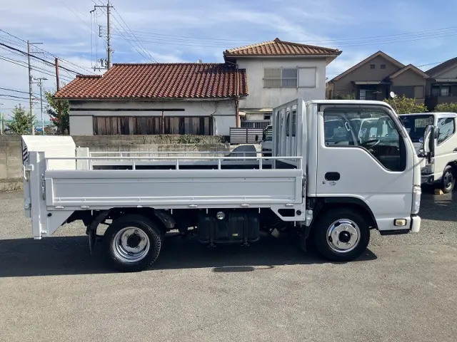 いすゞ エルフ TRG-NJR85A(2WD)の写真5