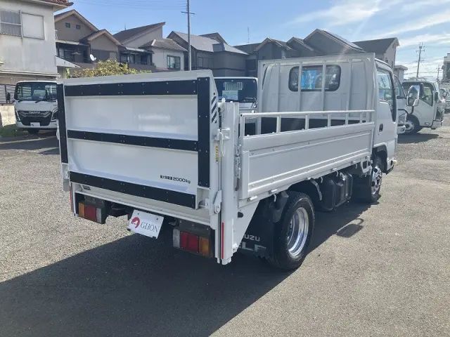 いすゞ エルフ TRG-NJR85A(2WD)の写真8