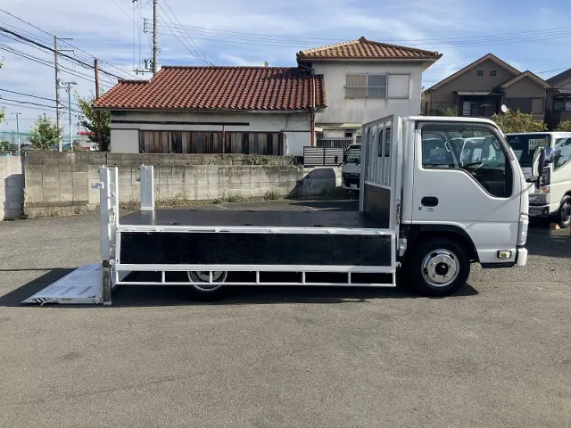 いすゞ エルフ TRG-NJR85A(2WD)の写真12