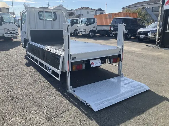 いすゞ エルフ TRG-NJR85A(2WD)の写真13