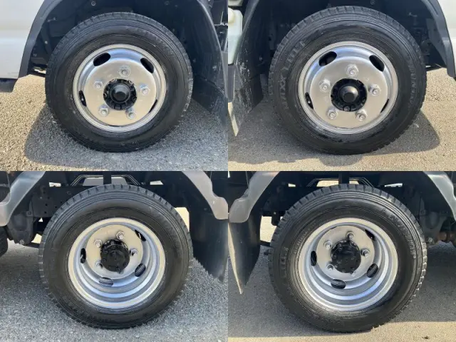 いすゞ エルフ TRG-NJR85A(2WD)の写真27