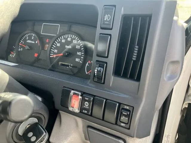 いすゞ エルフ TRG-NJR85A(2WD)の写真38