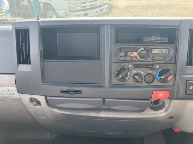 いすゞ エルフ TRG-NJR85A(2WD)の写真40