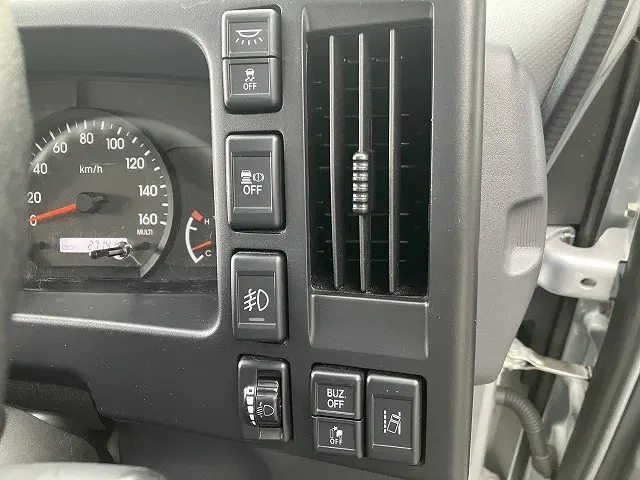 いすゞ エルフ 2RG-NMS88AR(4WD)の写真40