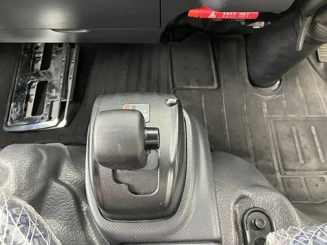 いすゞ エルフ 2RG-NMS88AR(4WD)の写真43