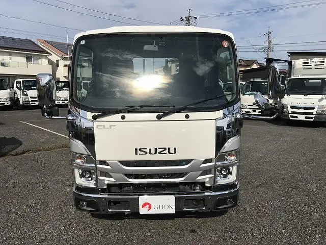 いすゞ エルフ 2RG-NMR88R(2WD)の写真2