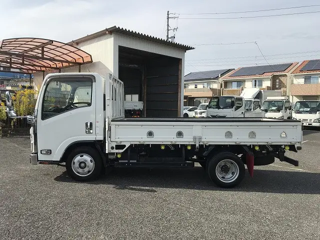 いすゞ エルフ 2RG-NMR88R(2WD)の写真7