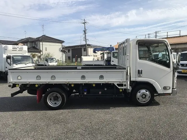 いすゞ エルフ 2RG-NMR88R(2WD)の写真8