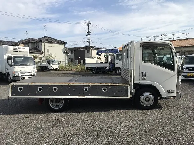 いすゞ エルフ 2RG-NMR88R(2WD)の写真15