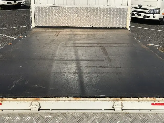 いすゞ エルフ 2RG-NMR88R(2WD)の写真16