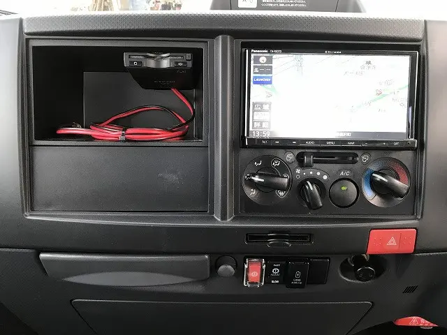 いすゞ エルフ 2RG-NMR88R(2WD)の写真28