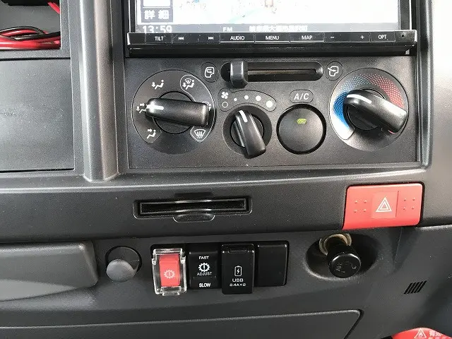 いすゞ エルフ 2RG-NMR88R(2WD)の写真29