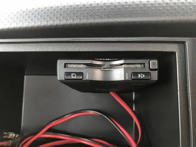 いすゞ エルフ 2RG-NMR88R(2WD)の写真33